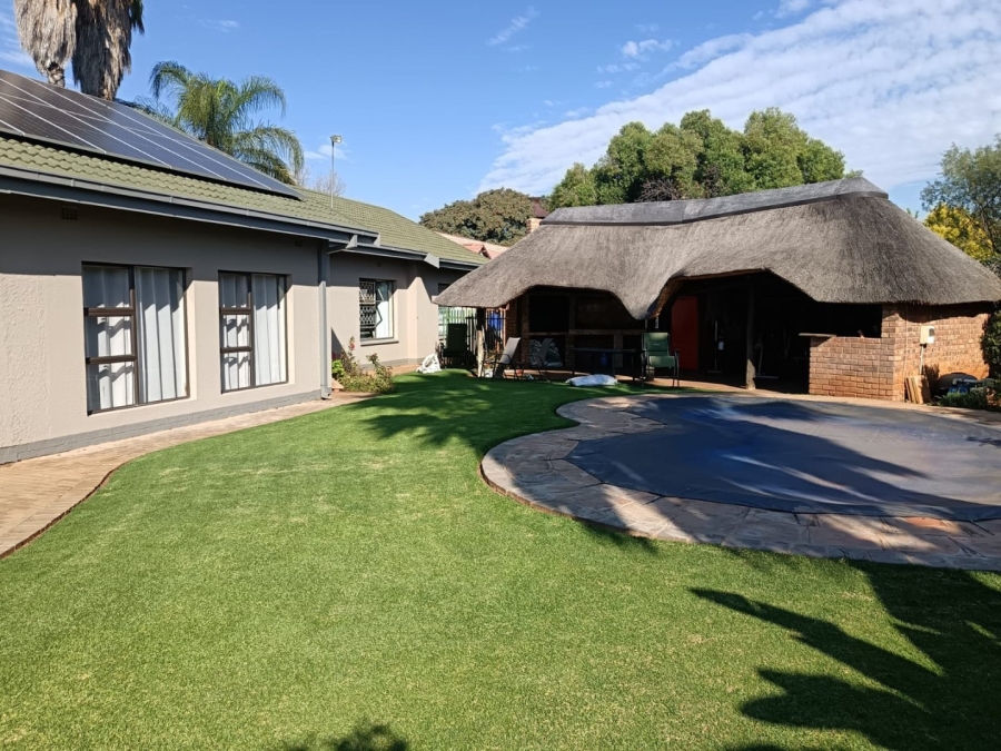 4 Bedroom Property for Sale in Carters Glen Northern Cape